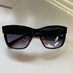GUESS Sunglasses